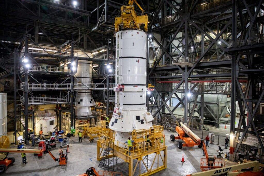 SuperSonic Radio - NASA a început să asambleze prima rachetă Space Launch System care va duce oameni pe Lună