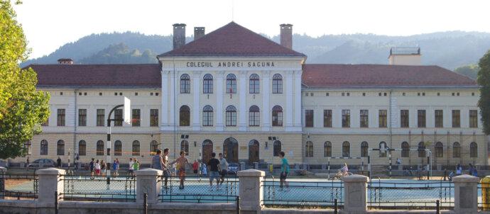 RO BV Brasov Colegiul National „Andrei Saguna 4 scaled