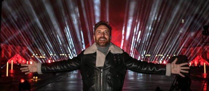 SuperSonic Radio - Paris: David Guetta a înregistrat un concert caritabil la Piramida de la Muzeul Luvru