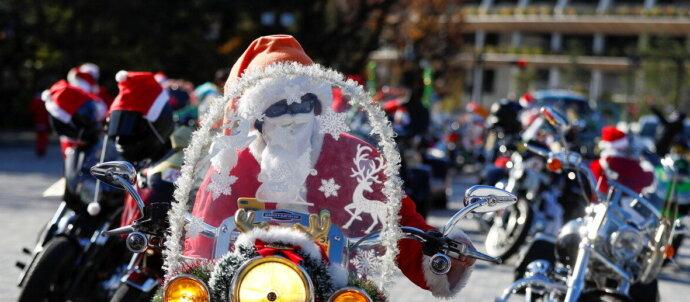 SuperSonic Radio -Tokyo: De ce s-au costumat în Moș Crăciun motocicliștii de la „Harley Santa Club”