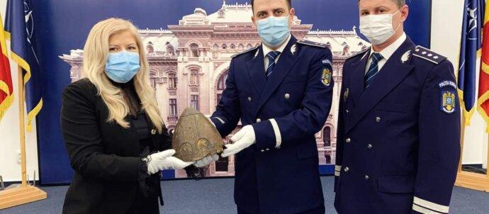 SuperSonic Radio - Coif medieval de sorginte vikingă, recuperat de polițiști pe râul Siret