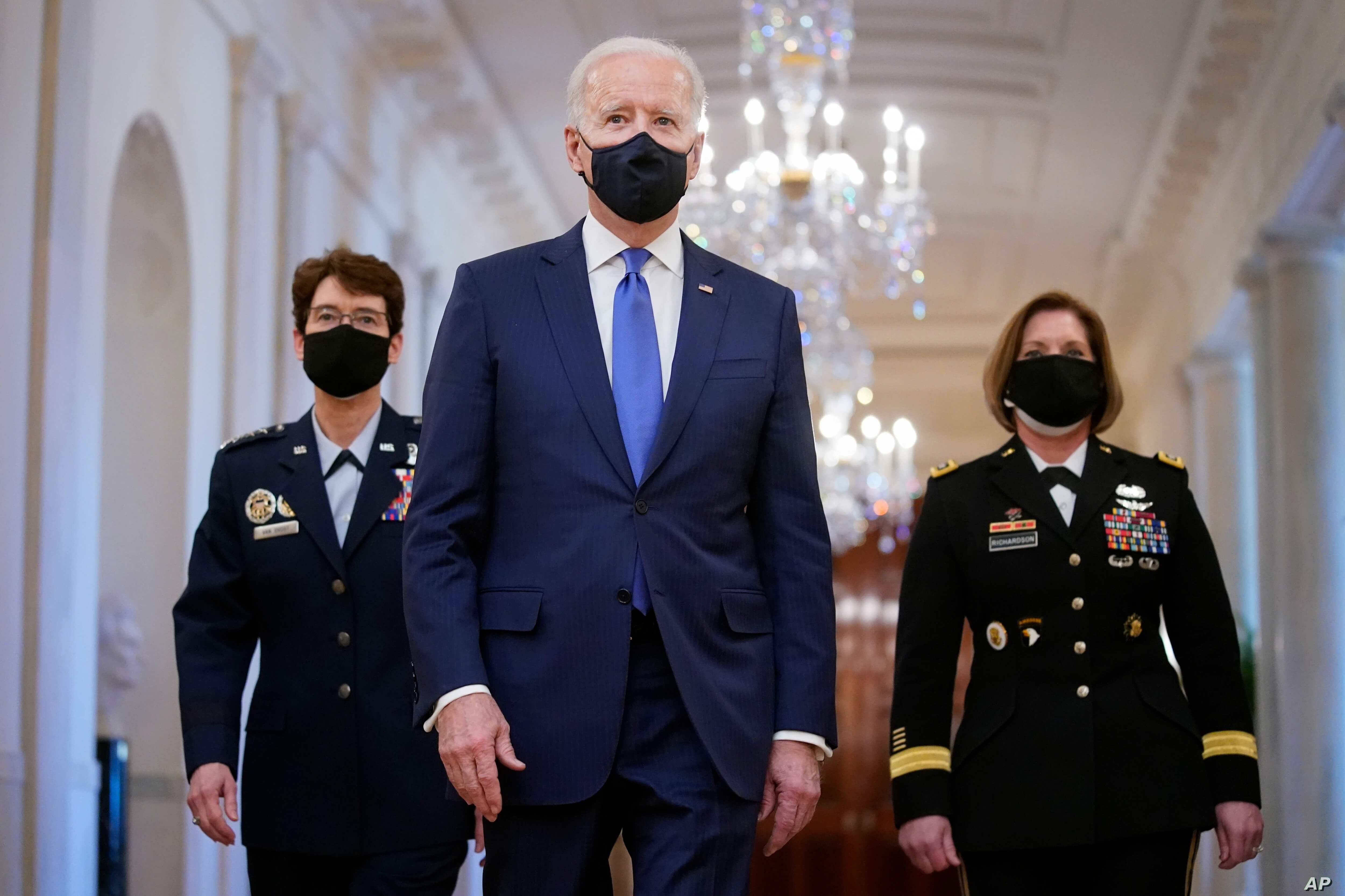 Două femei general la comanda armatei SUA 1 SuperSonic Radio - Două femei general la comanda armatei SUA