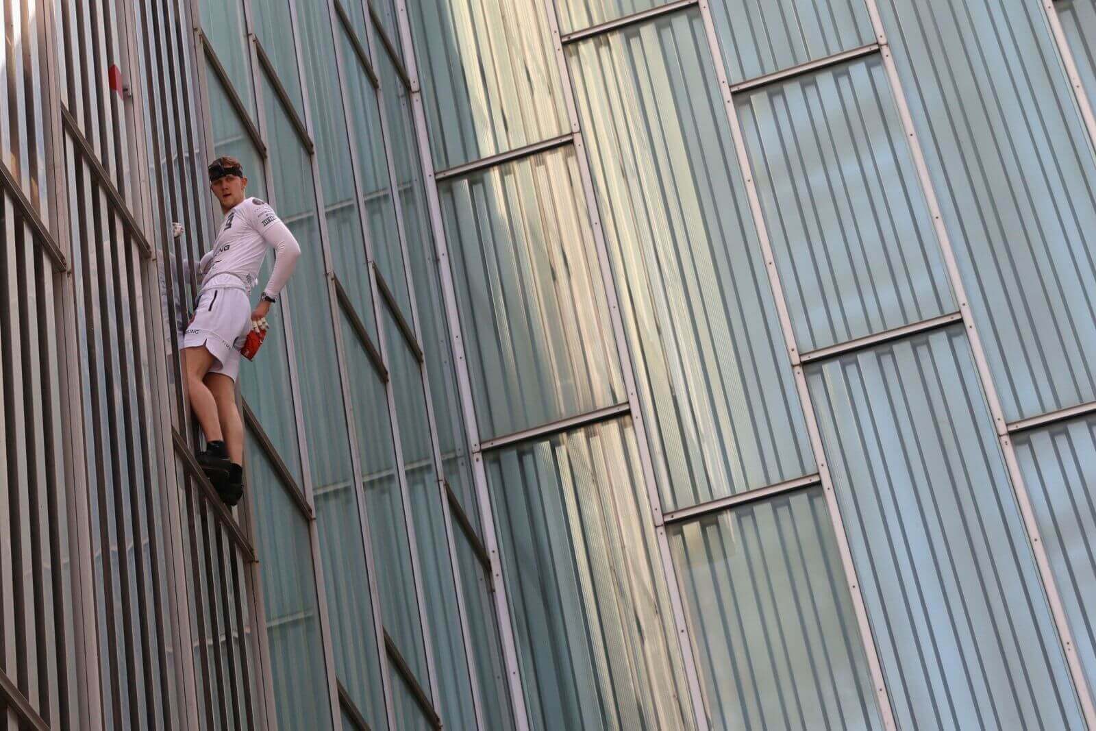SuperSonic Radio - Adevăratul Spiderman