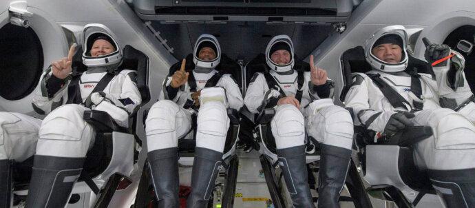 SuperSonic Radio - Prima aterizare pe timp de noapte a NASA după 53 de ani