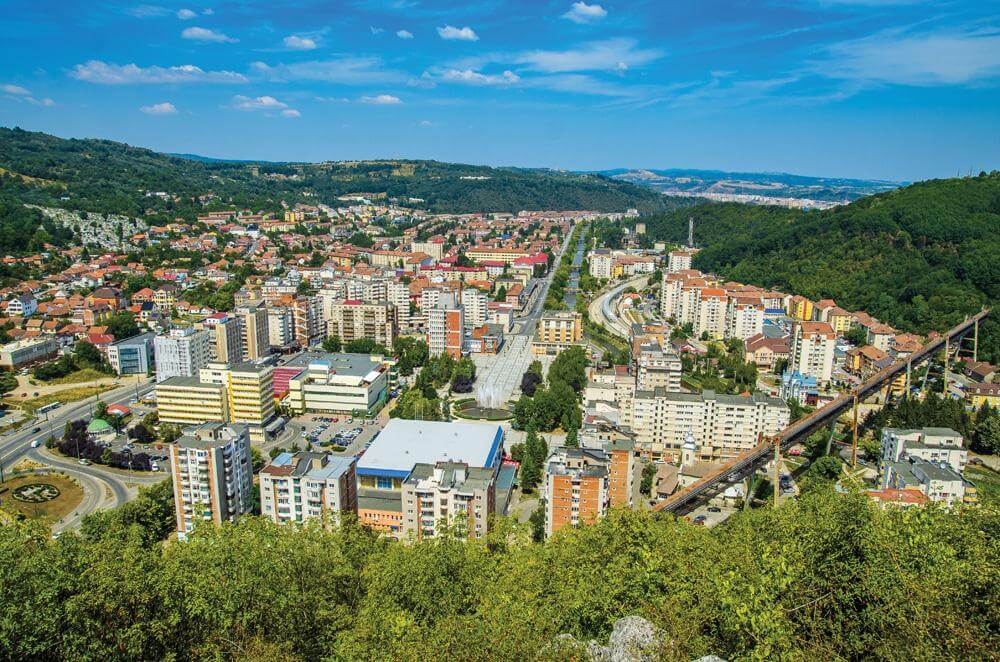 18 resita shutterstock 413622838