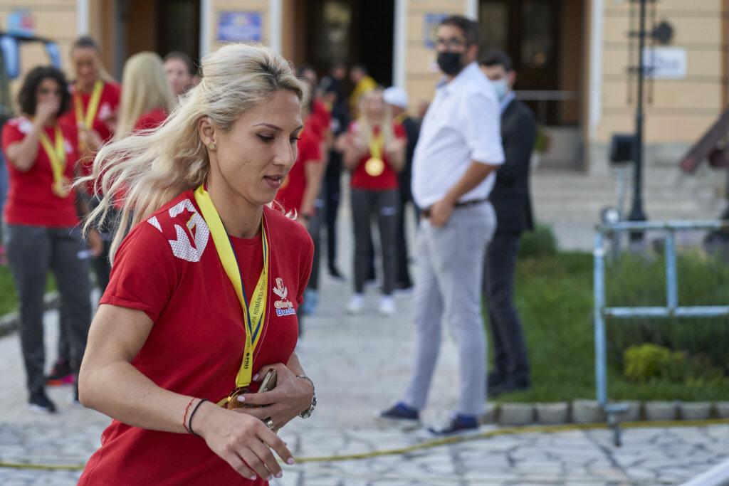 Zi istorică pentru handbalul buzoian 1 BBU08557