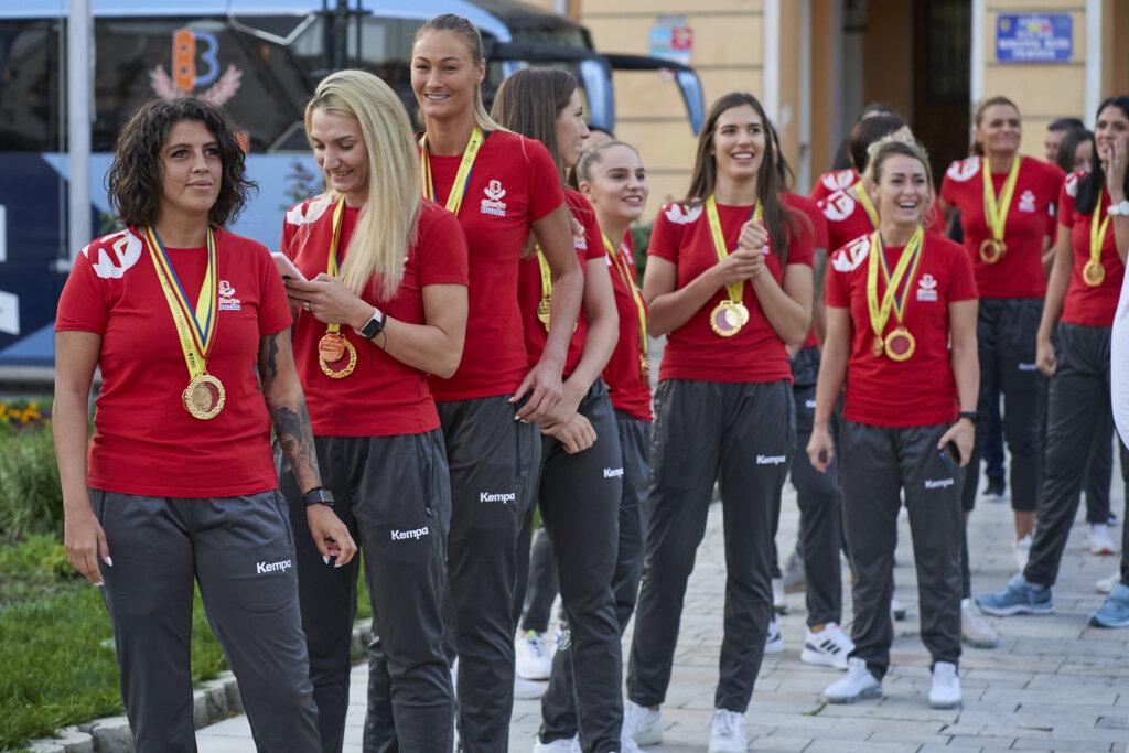 Zi istorică pentru handbalul buzoian 50 BBU08558