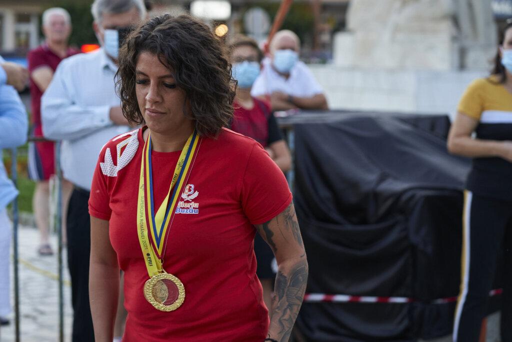 Zi istorică pentru handbalul buzoian 49 BBU08563