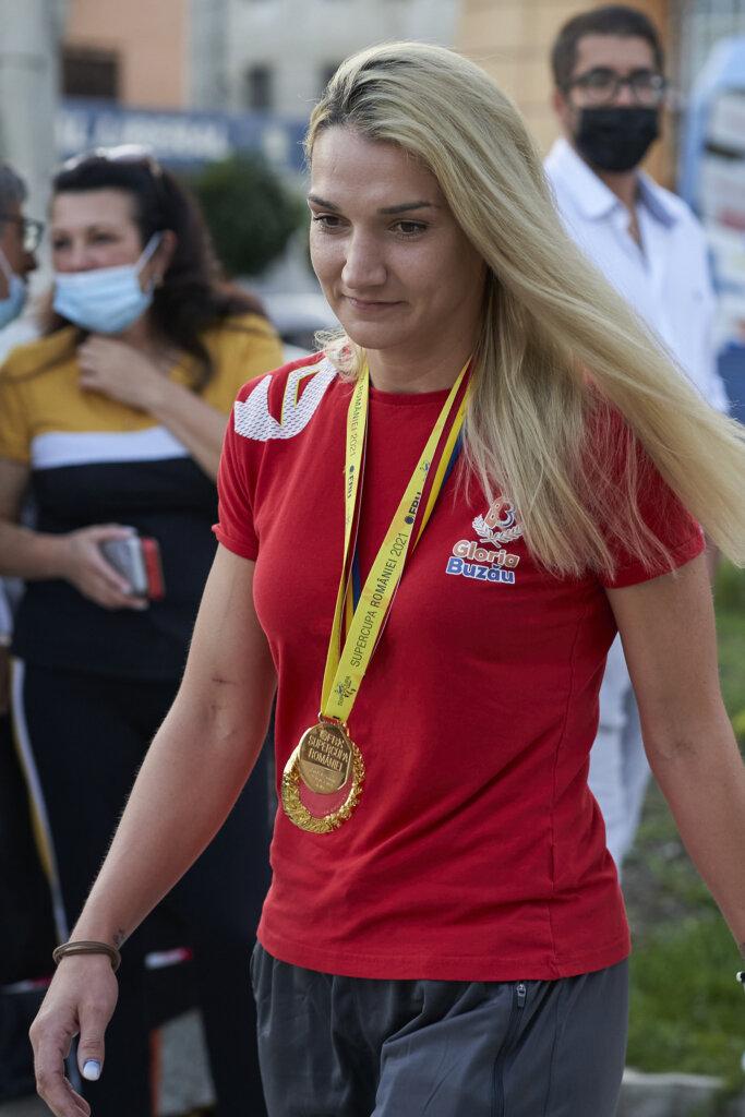 Zi istorică pentru handbalul buzoian 48 BBU08565