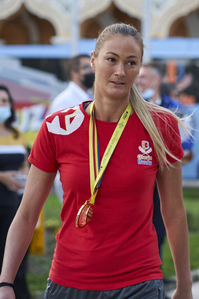 Zi istorică pentru handbalul buzoian 47 BBU08570