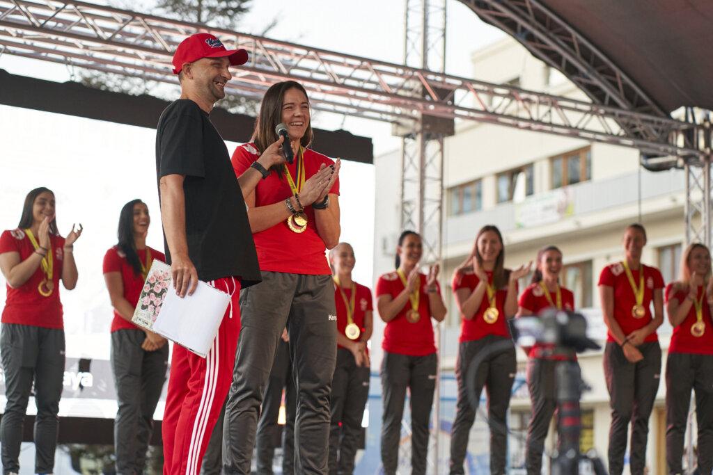 Zi istorică pentru handbalul buzoian 36 BBU08621