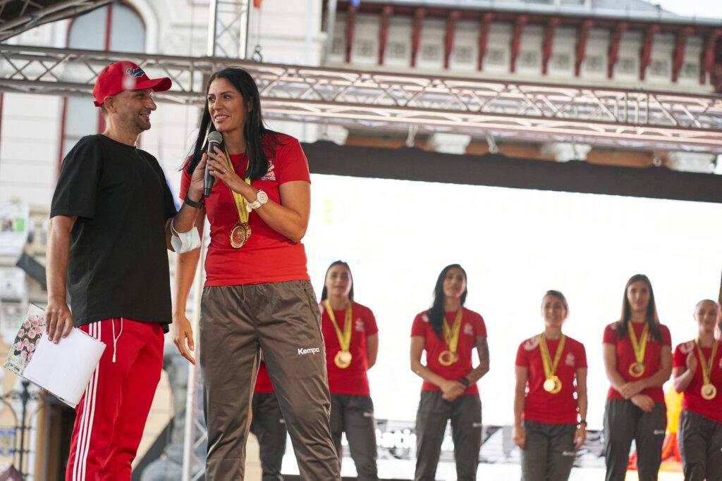 Zi istorică pentru handbalul buzoian 35 BBU08626