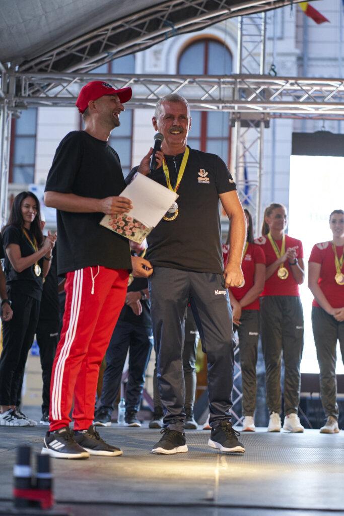 Zi istorică pentru handbalul buzoian 20 BBU08678