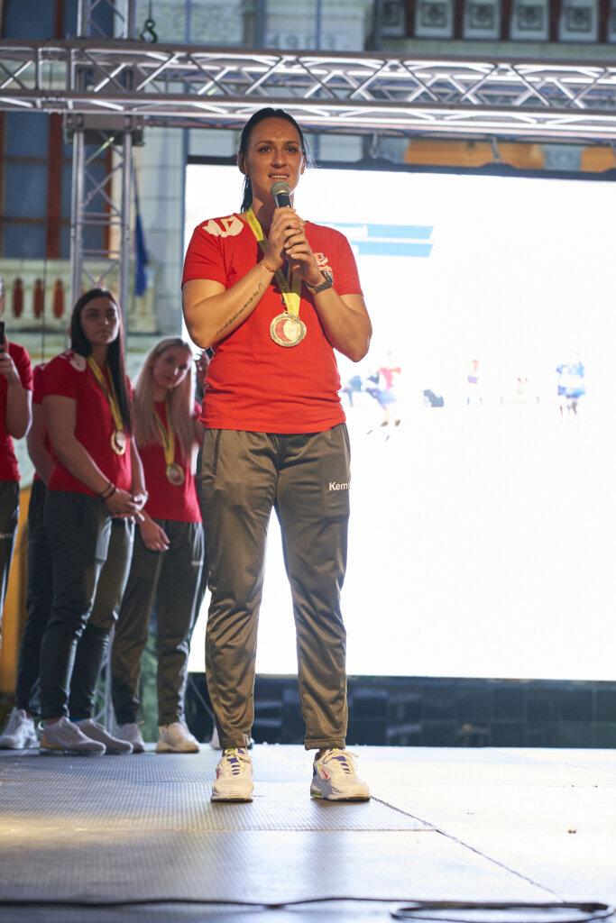 Zi istorică pentru handbalul buzoian 15 BBU08700