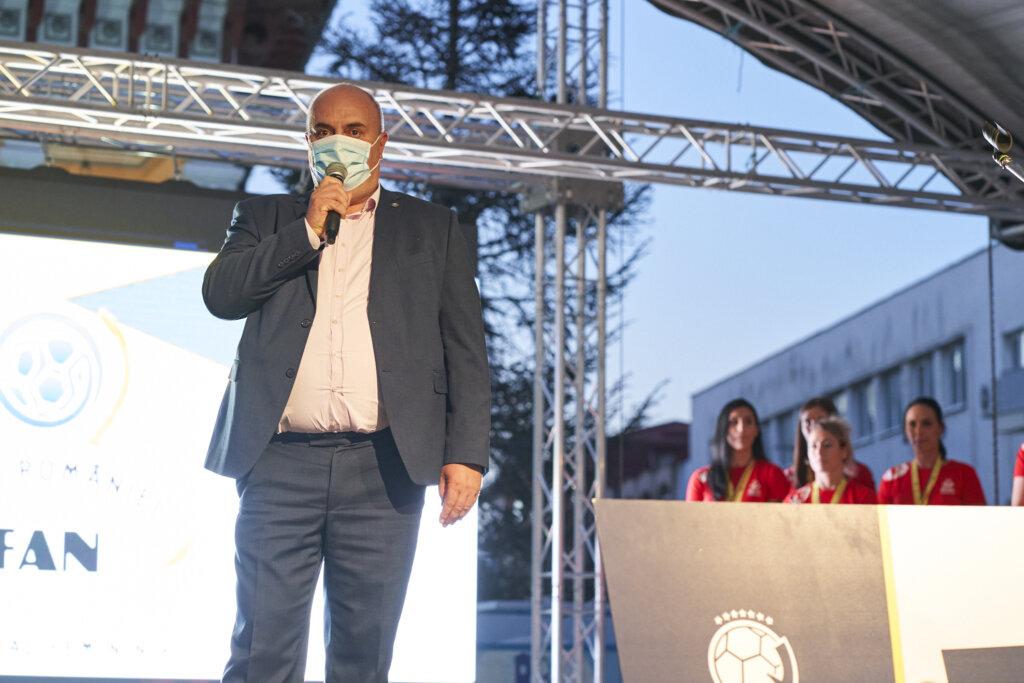 Zi istorică pentru handbalul buzoian 14 BBU08711