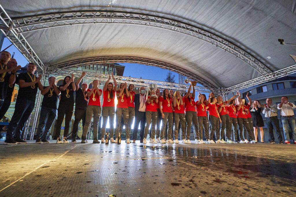 Zi istorică pentru handbalul buzoian 6 LUL03883