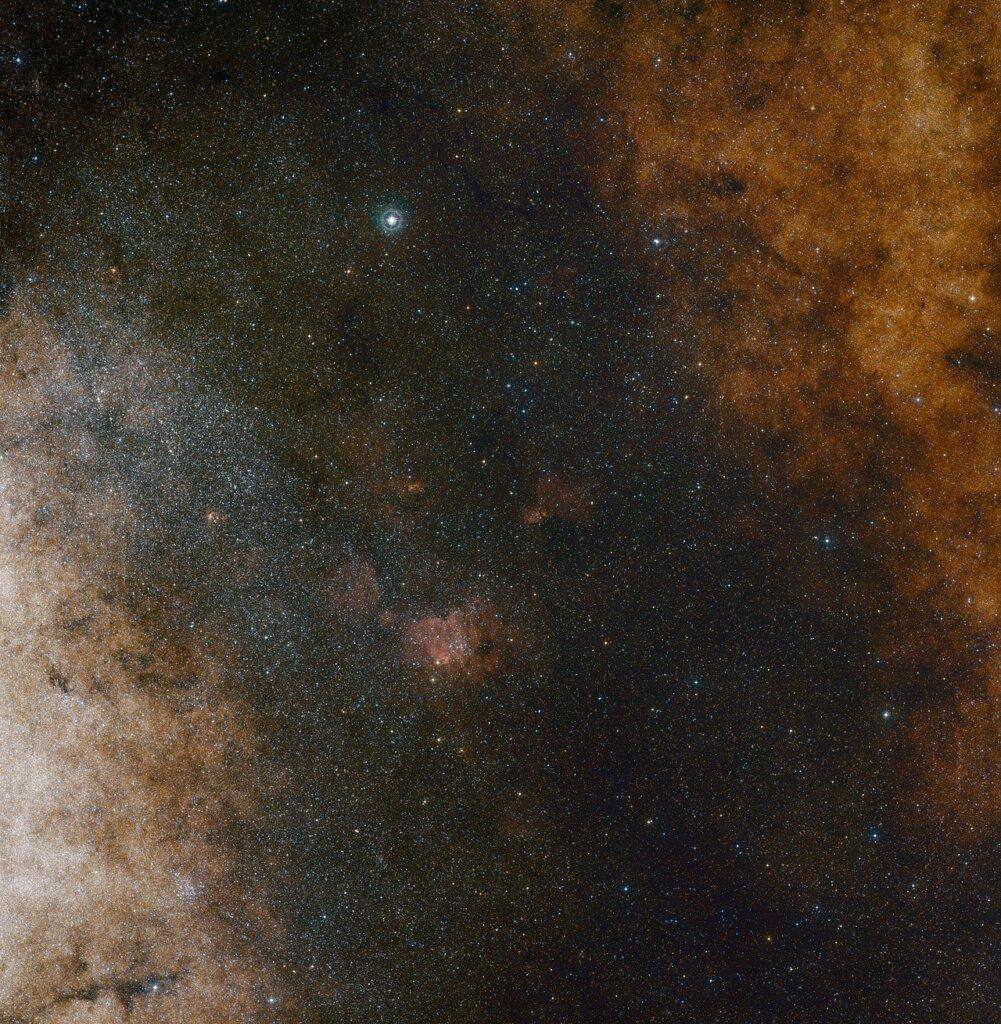 SuperSonic Radio - Astronomii au surprins imagini din centrul galaxiei, unde se află o gaură neagră gigantică. Ce descoperiri au mai făcut aceștia?