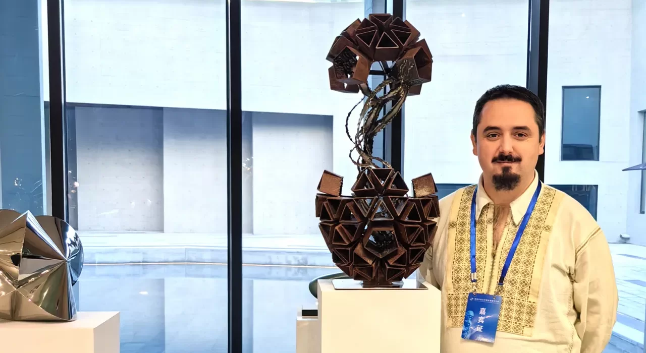 Bogdan Adrian Lefter in China pe Drumul Matasii al Artei 1 dantomozeiRO