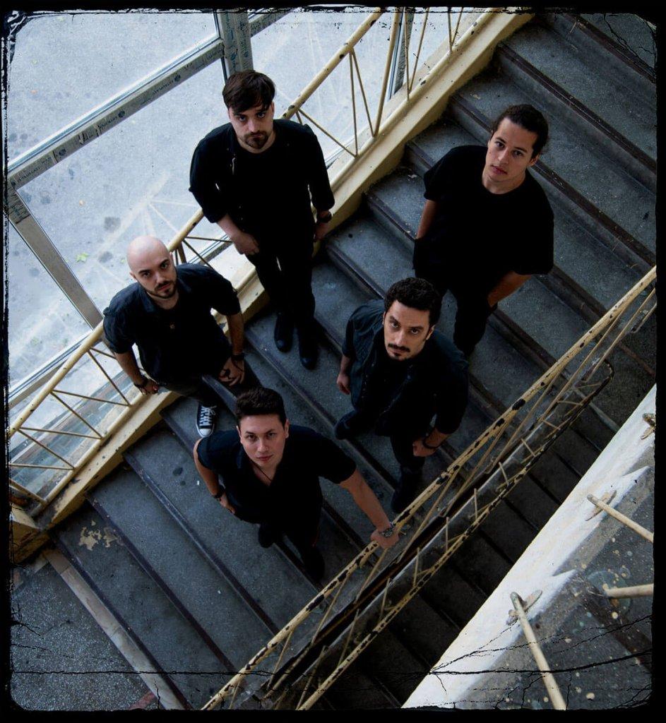 Marsquake debutează discografic cu albumul „Revers” 2 image